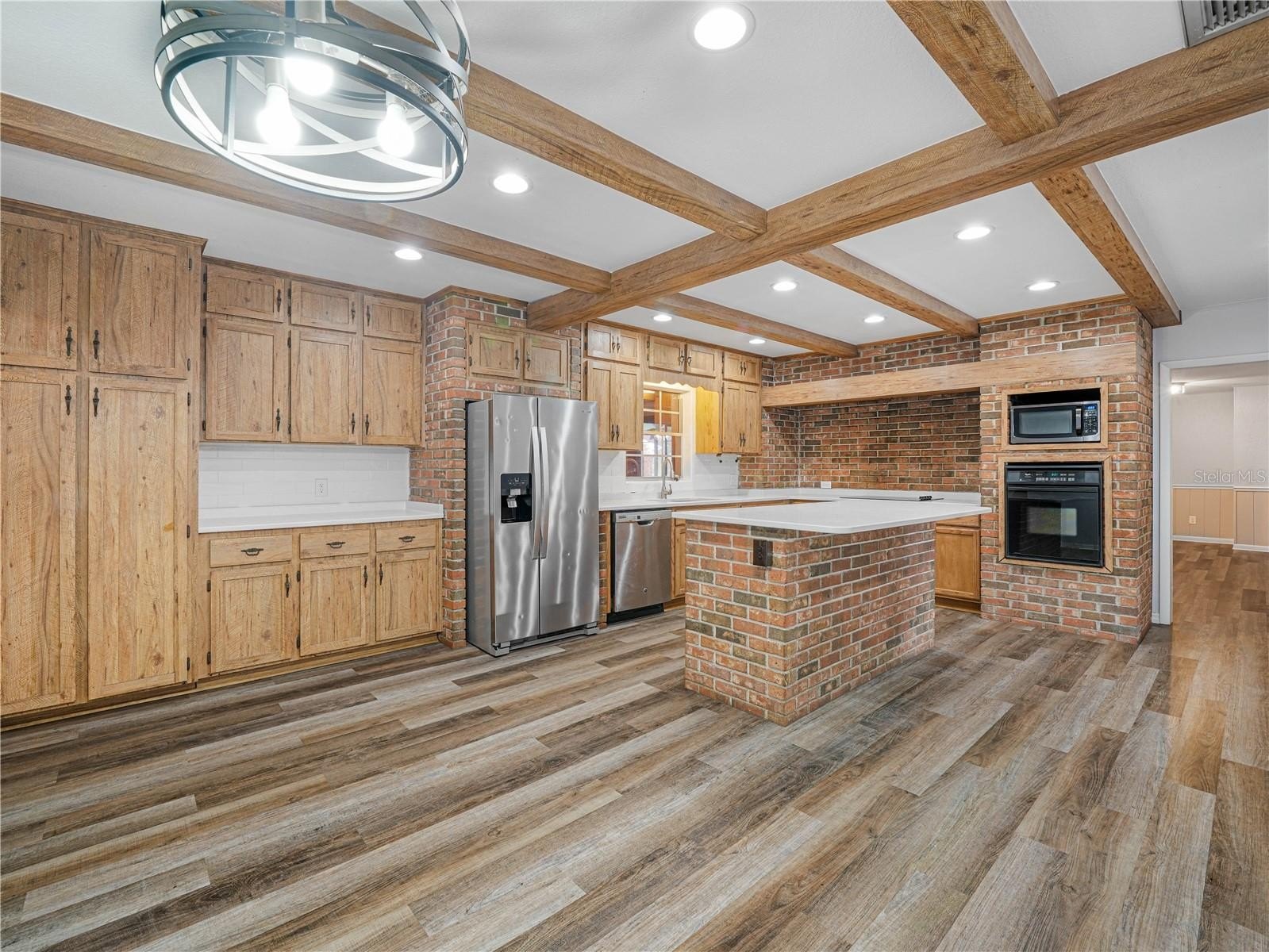 FROSTPROOF, Florida, 33843, United States, 6 Bedrooms Bedrooms, ,3 BathroomsBathrooms,Residential,For Sale,2006124