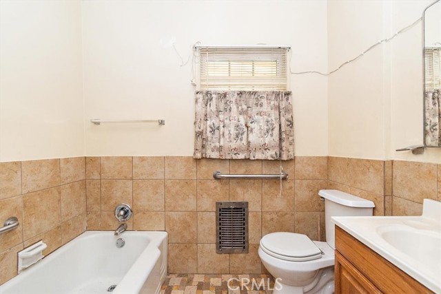 Van Nuys, California, 91401, United States, 3 Bedrooms Bedrooms, ,1 BathroomBathrooms,Residential,For Sale,2005307