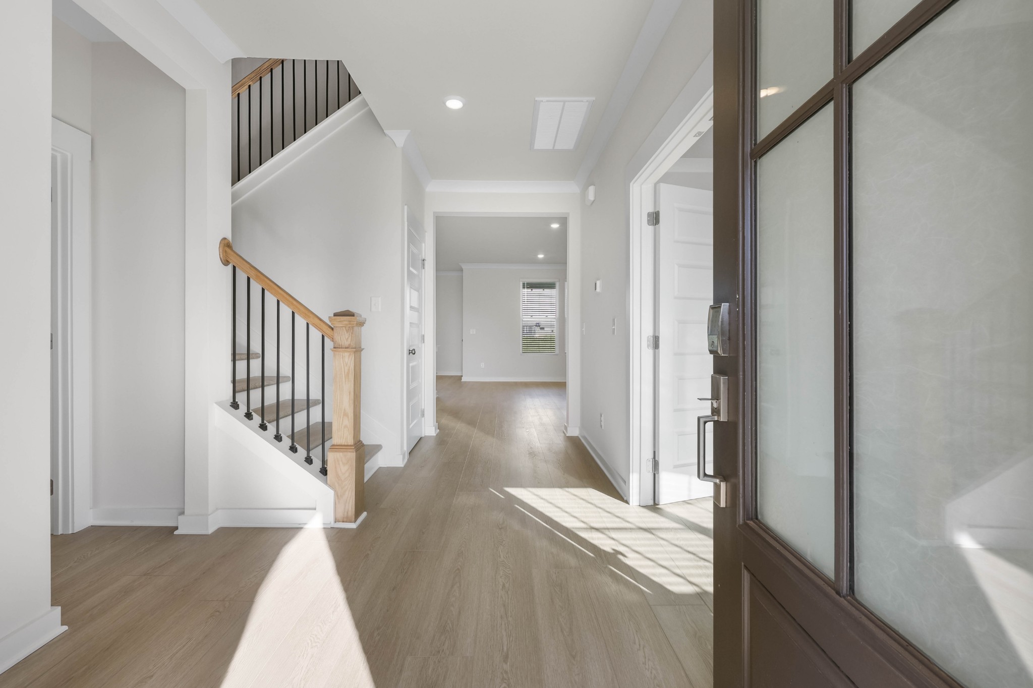 Clarksville, Tennessee, 37043, United States, 5 Bedrooms Bedrooms, ,5 BathroomsBathrooms,Residential,For Sale,1976524