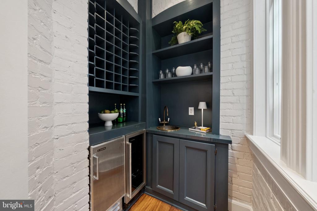 Washington, District of Columbia, 20009, United States, 4 Bedrooms Bedrooms, ,4 BathroomsBathrooms,Residential,For Sale,1902983