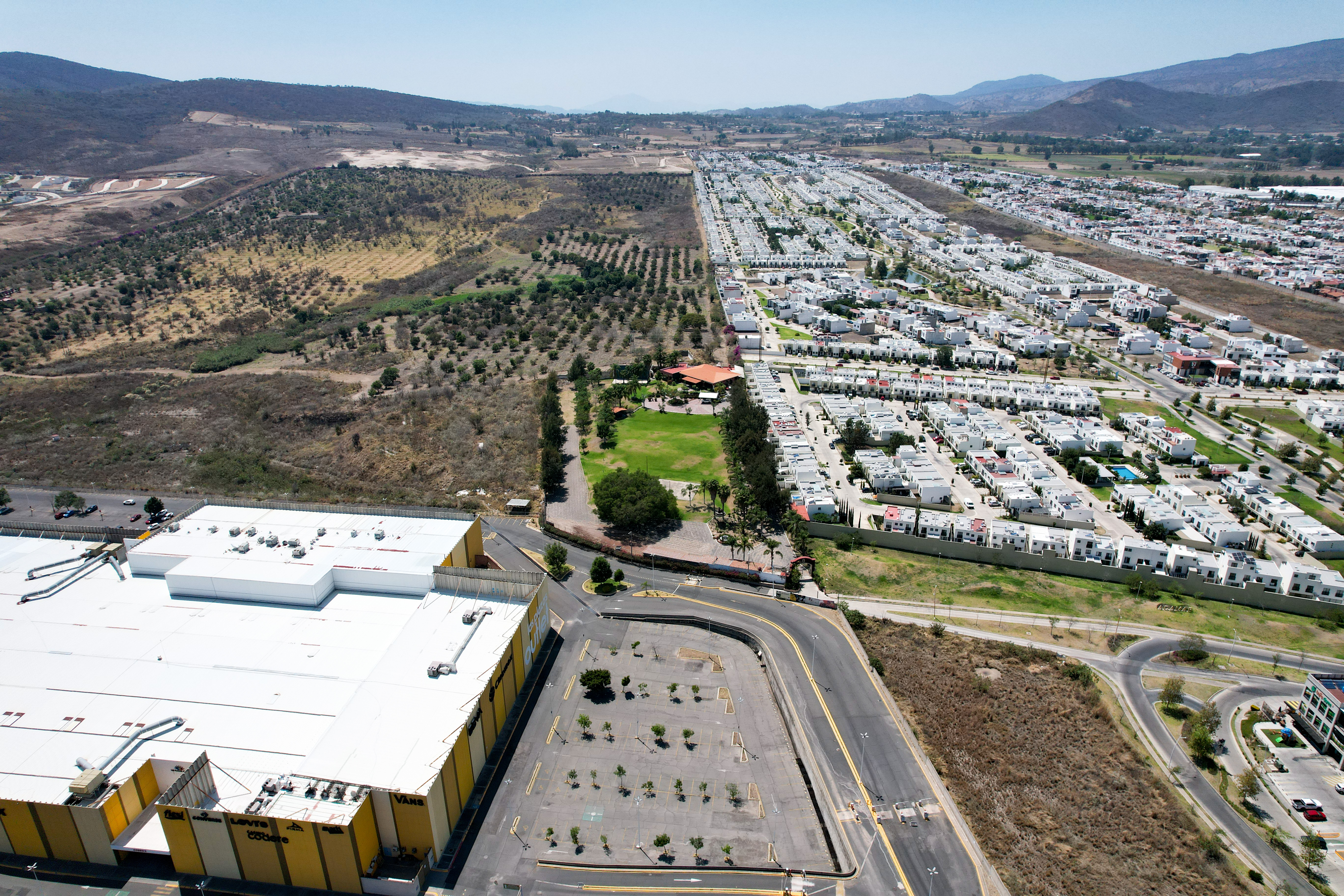  Terreno con alto potencial de desarrollo antes de las Plazas Outlet. San Agustín - 物件實景