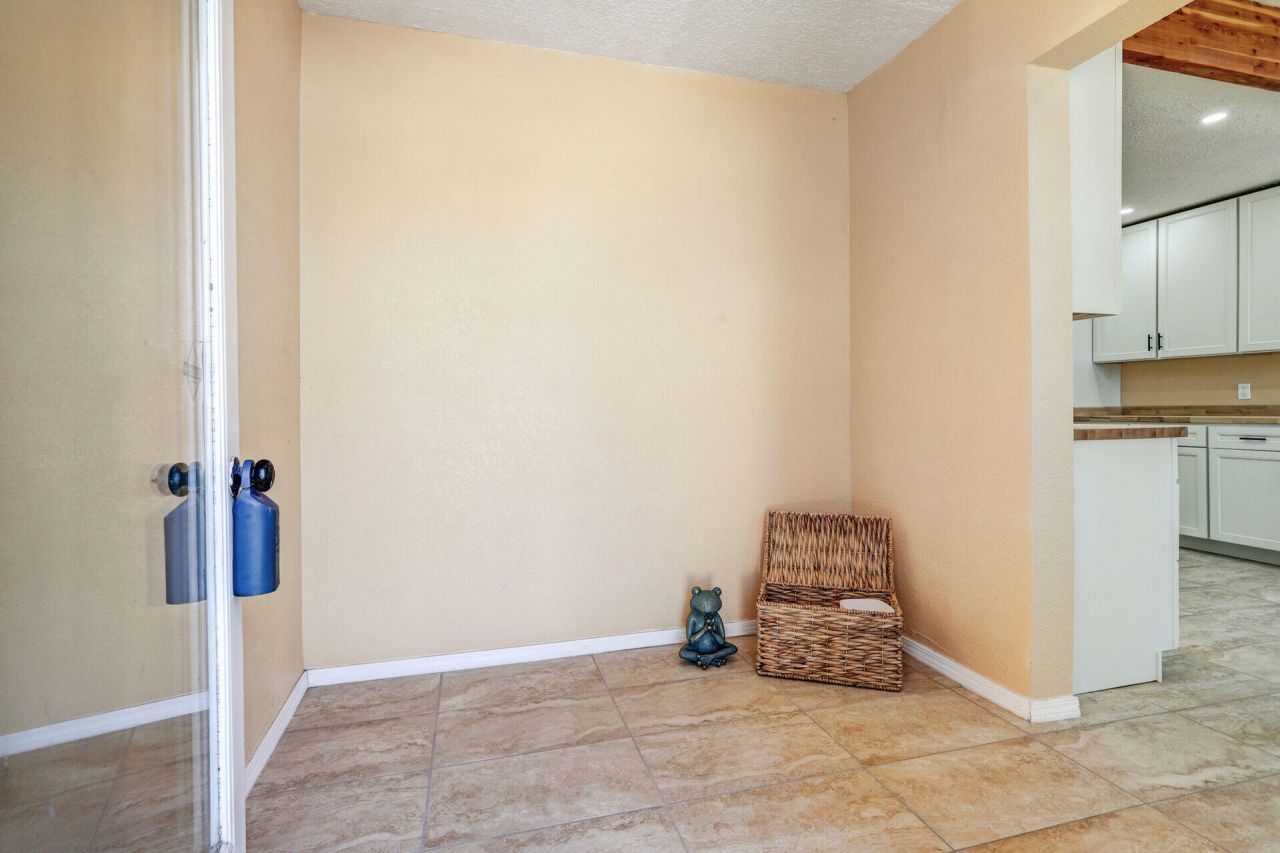 Edgewood, New Mexico, 87015, United States, 4 Bedrooms Bedrooms, ,2 BathroomsBathrooms,Residential,For Sale,1868878