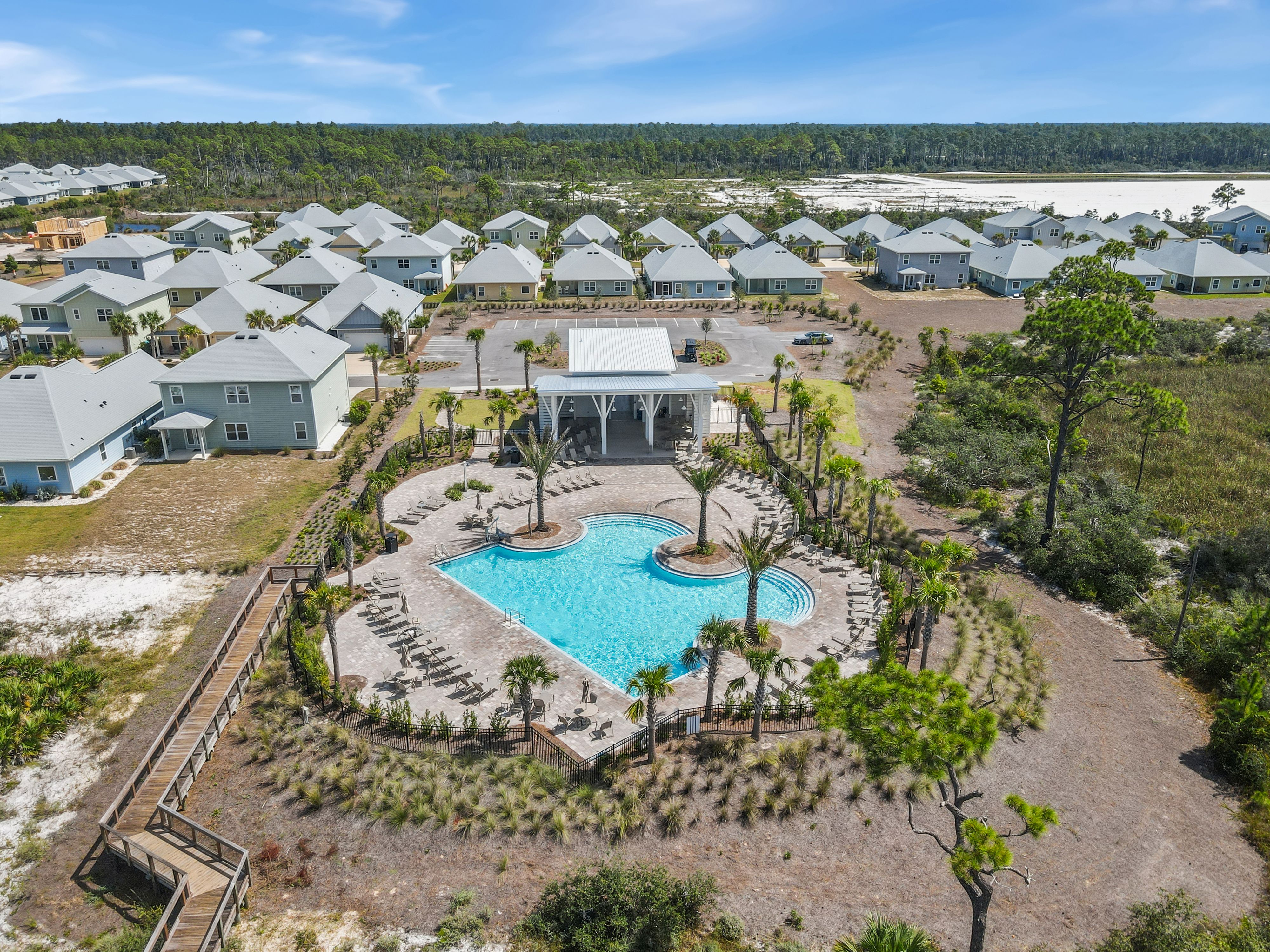  Coastal Retreat With Resort Amenities In WindMark Beach - 物件實景