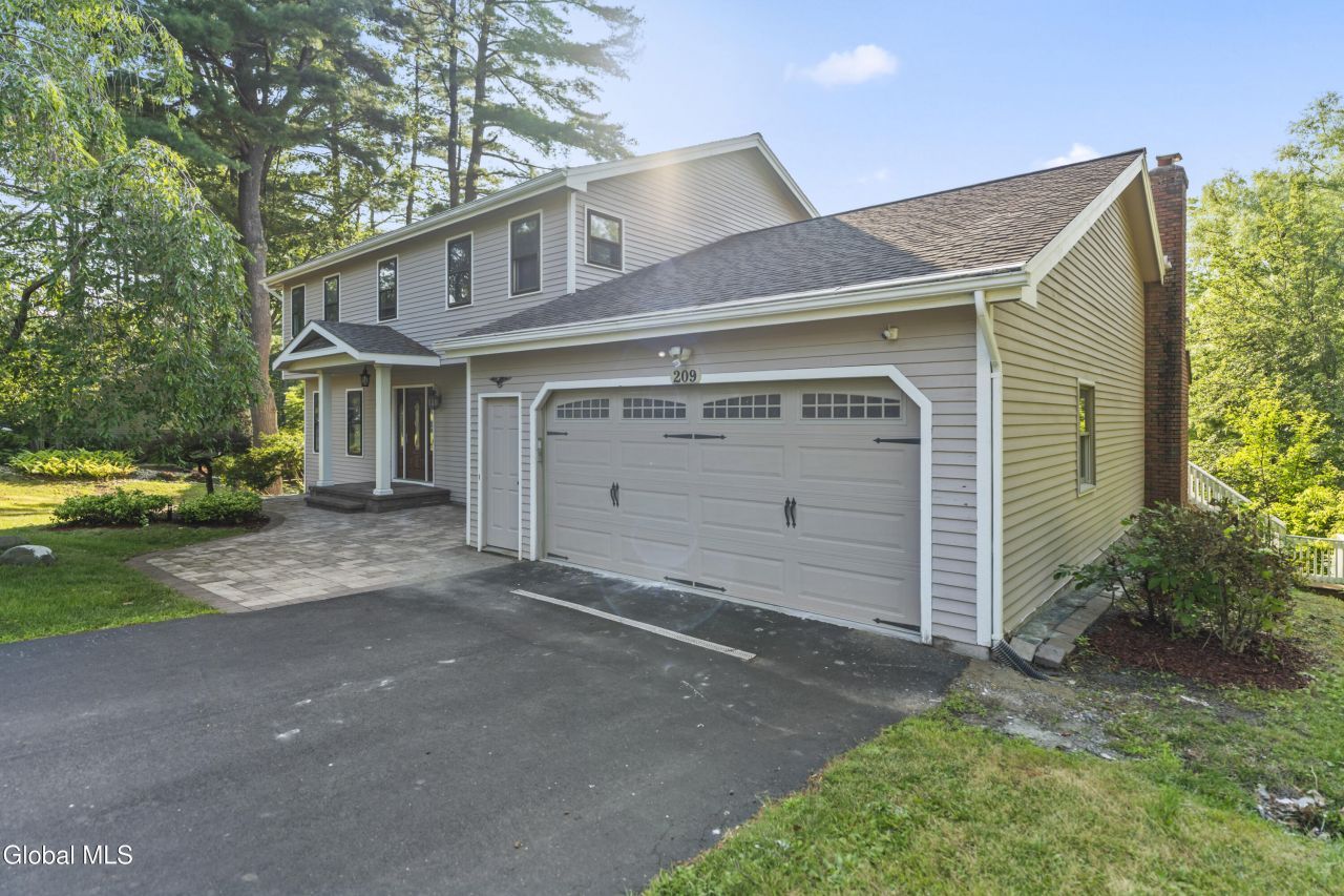 Niskayuna, New York, 12309, United States, 6 Bedrooms Bedrooms, ,4 BathroomsBathrooms,Residential,For Sale,1906999
