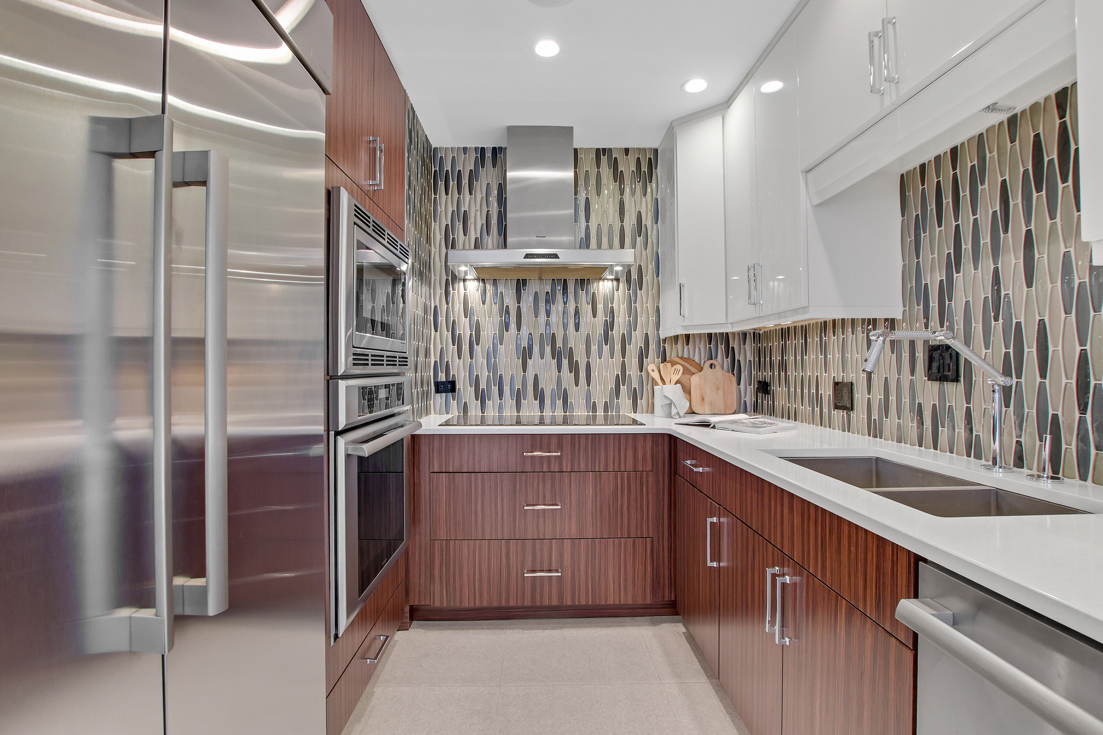  Fully Renovated Two-story Condo in the Iconic Colony House at Colony Square - 物件實景