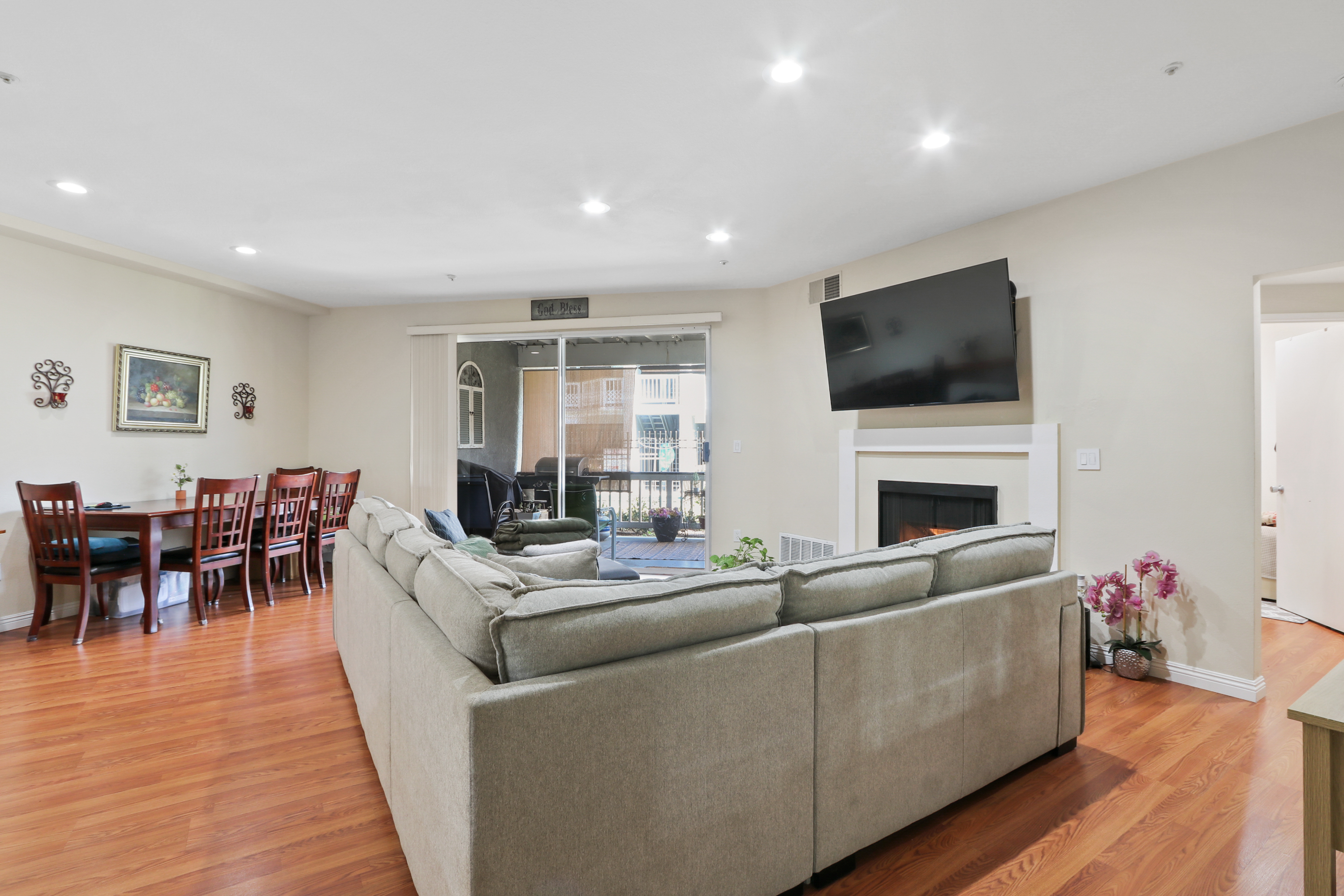  10361 Garden Grove Boulevard #50 - 物件實景