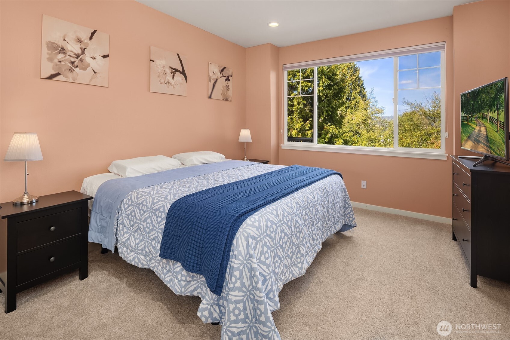Woodinville, Washington, 98072, United States, 3 Bedrooms Bedrooms, ,3 BathroomsBathrooms,Residential,For Sale,1948007