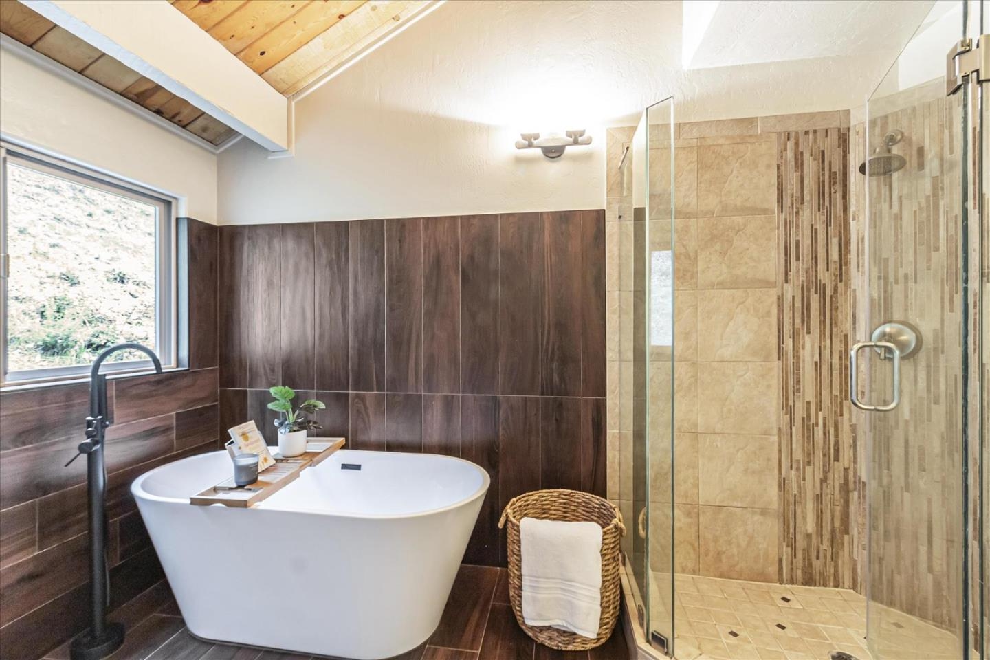 Los Gatos, California, 95030, United States, 4 Bedrooms Bedrooms, ,3 BathroomsBathrooms,Residential,For Sale,1906975