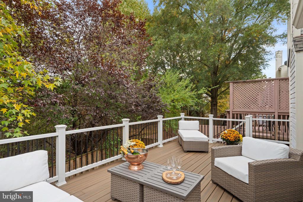 Sterling, Virginia, 20165, United States, 3 Bedrooms Bedrooms, ,4 BathroomsBathrooms,Residential,For Sale,1984617