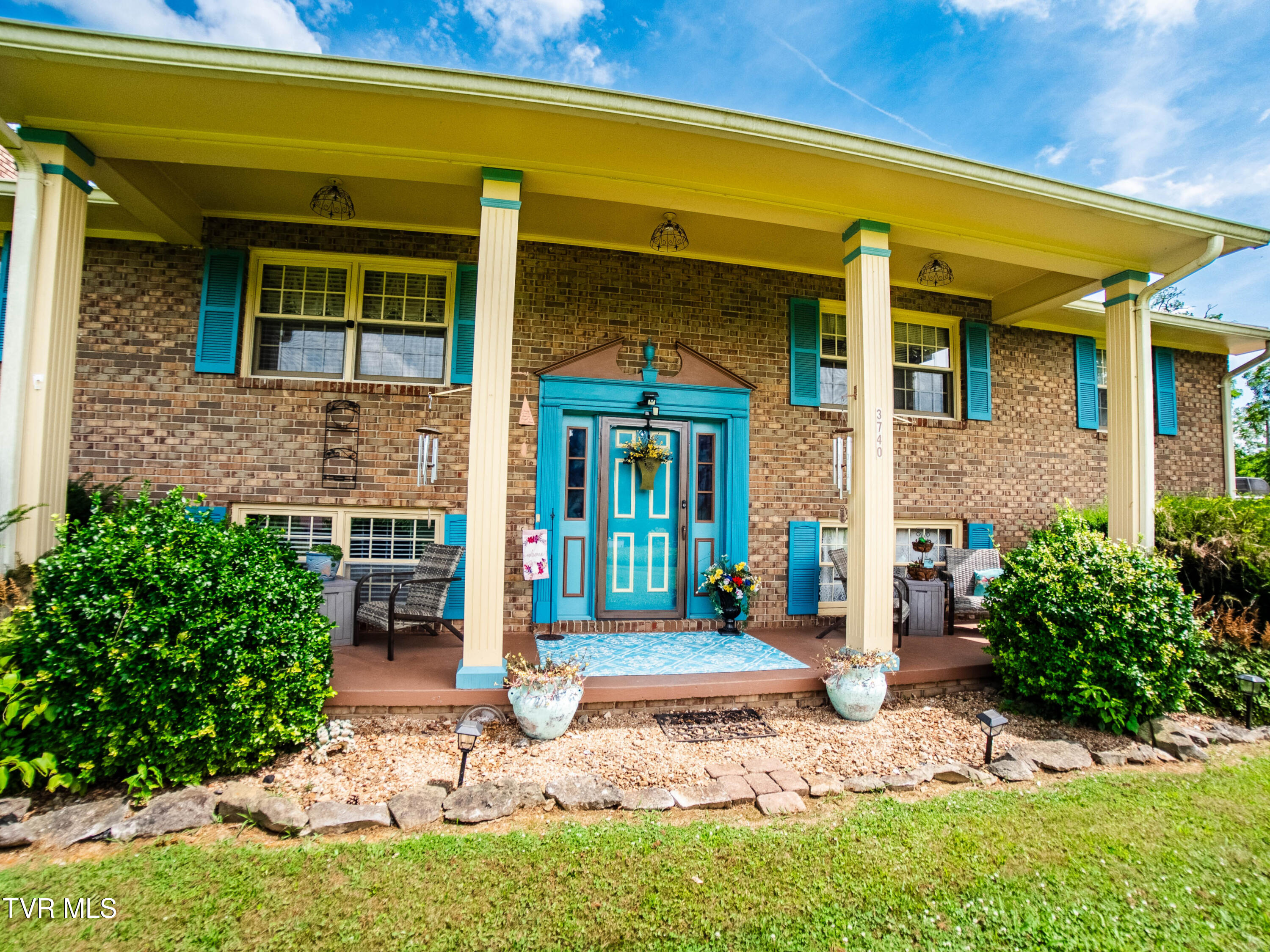 Surgoinsville, Tennessee, 37873, United States, 3 Bedrooms Bedrooms, ,3 BathroomsBathrooms,Residential,For Sale,1937059