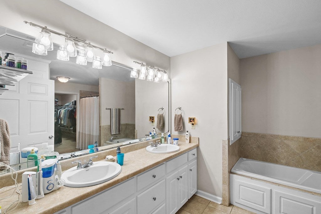 Midland City, Alabama, 36350, United States, 4 Bedrooms Bedrooms, ,3 BathroomsBathrooms,Residential,For Sale,1989153