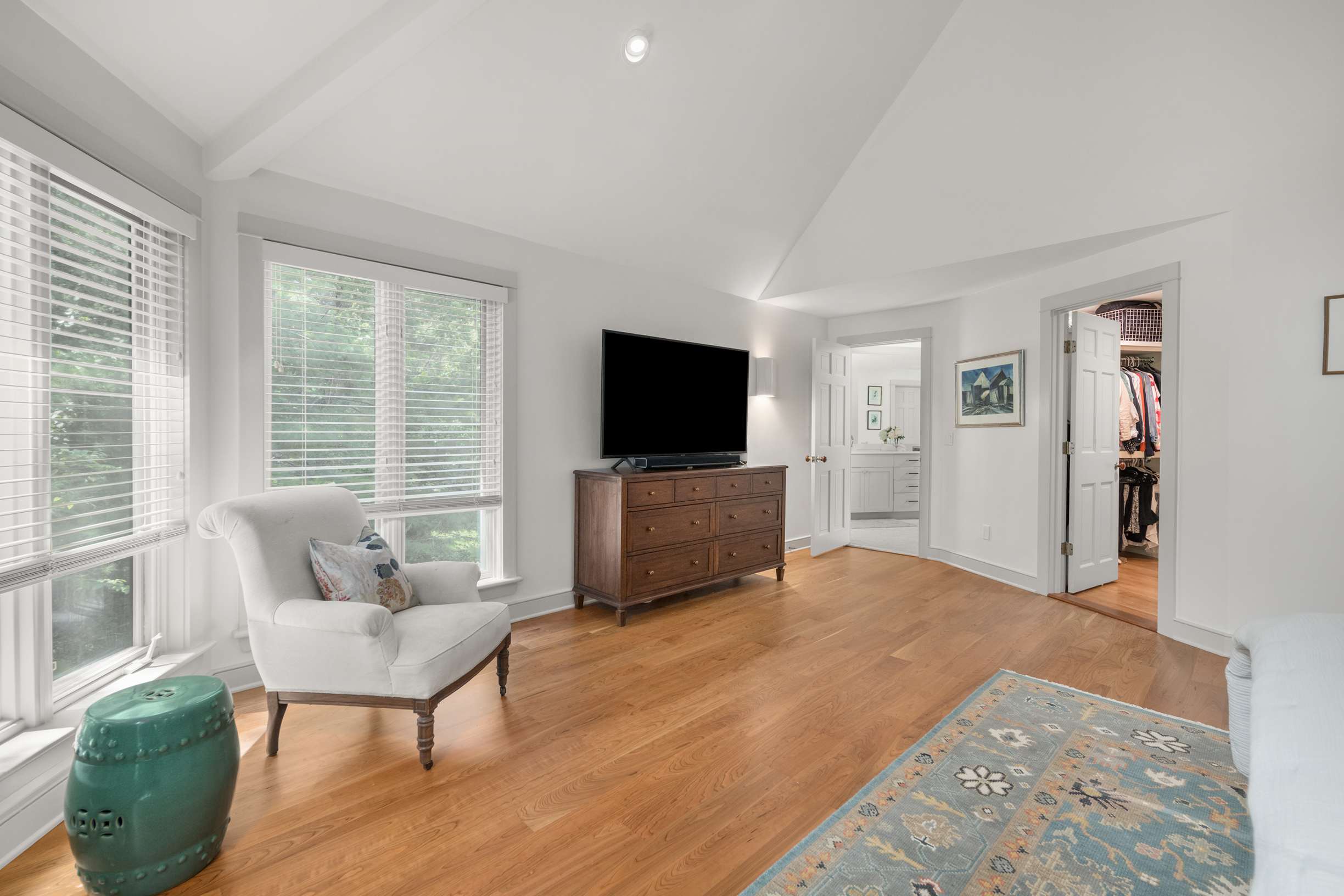  Elegant Shingled Maine Cottage with Modern Flair on 2.63 Acres in York - 物件實景