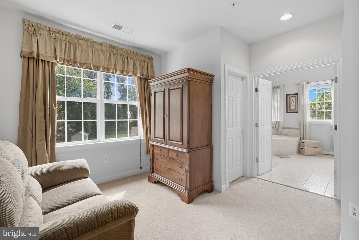 Bowie, Maryland, 20721, United States, 5 Bedrooms Bedrooms, ,4 BathroomsBathrooms,Residential,For Sale,1987758