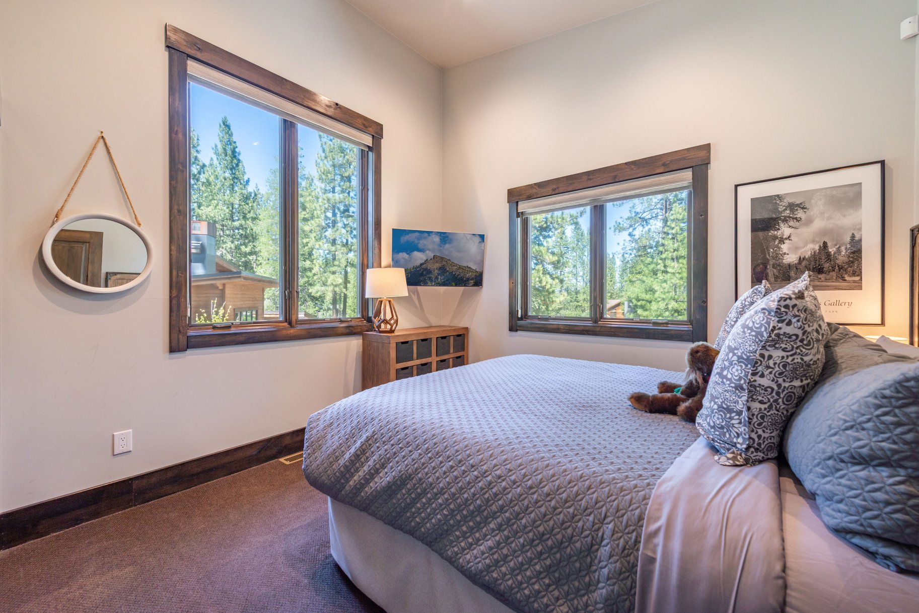  The Quiet Standout on Henness with Amazing Corner Lot + Outdoor Living - 物件實景