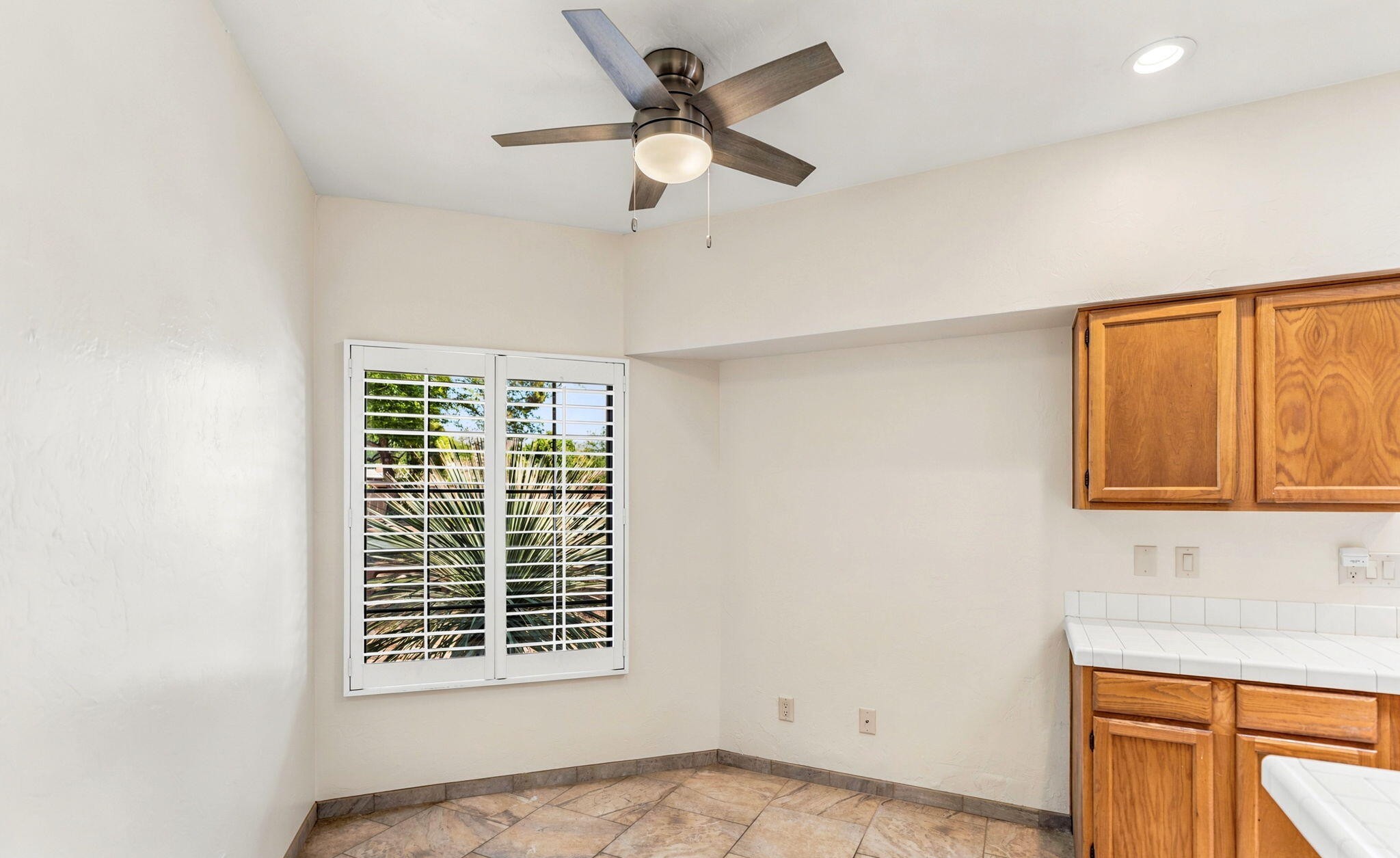  5560 E Miles Circle, Tucson, AZ 85712 - 物件實景