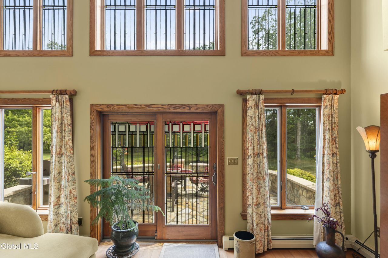 Coeymans Hollow, New York, 12046, United States, 4 Bedrooms Bedrooms, ,3 BathroomsBathrooms,Residential,For Sale,1907699