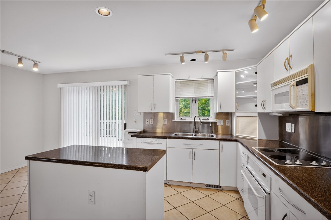 Cranberry Twp, Pennsylvania, 16066, United States, 3 Bedrooms Bedrooms, ,3 BathroomsBathrooms,Residential,For Sale,1932228