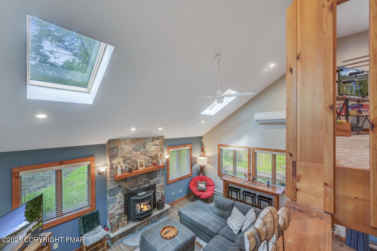 Pocono Pines, Pennsylvania, 18350, United States, 3 Bedrooms Bedrooms, ,2 BathroomsBathrooms,Residential,For Sale,1976304