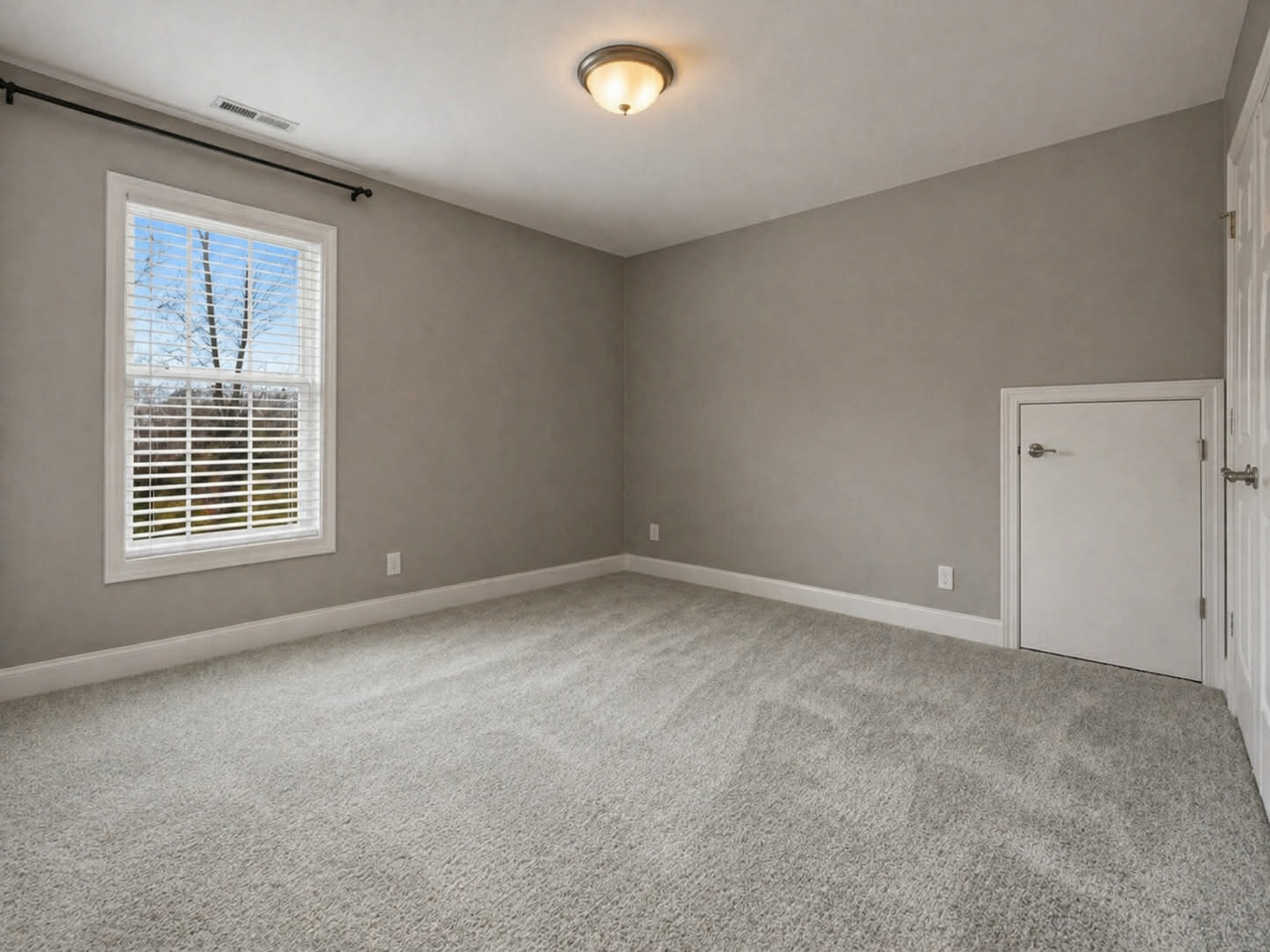  2821 Talon Circle NE - 物件實景