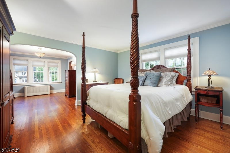 Westfield Town, New Jersey, 07090, United States, 3 Bedrooms Bedrooms, ,2 BathroomsBathrooms,Residential,For Sale,1940916