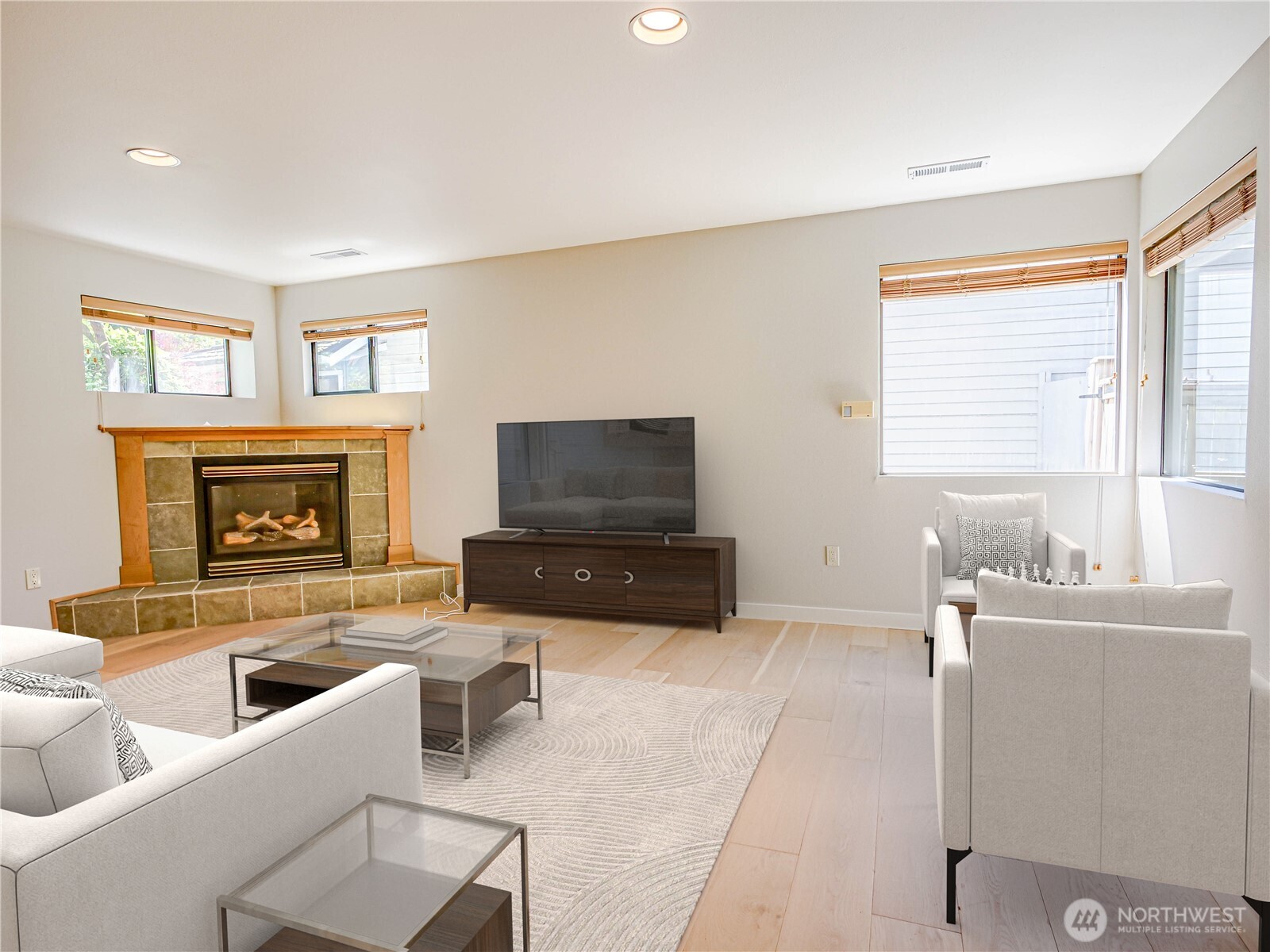 Seattle, Washington, 98116, United States, 3 Bedrooms Bedrooms, ,2 BathroomsBathrooms,Residential,For Sale,1977530