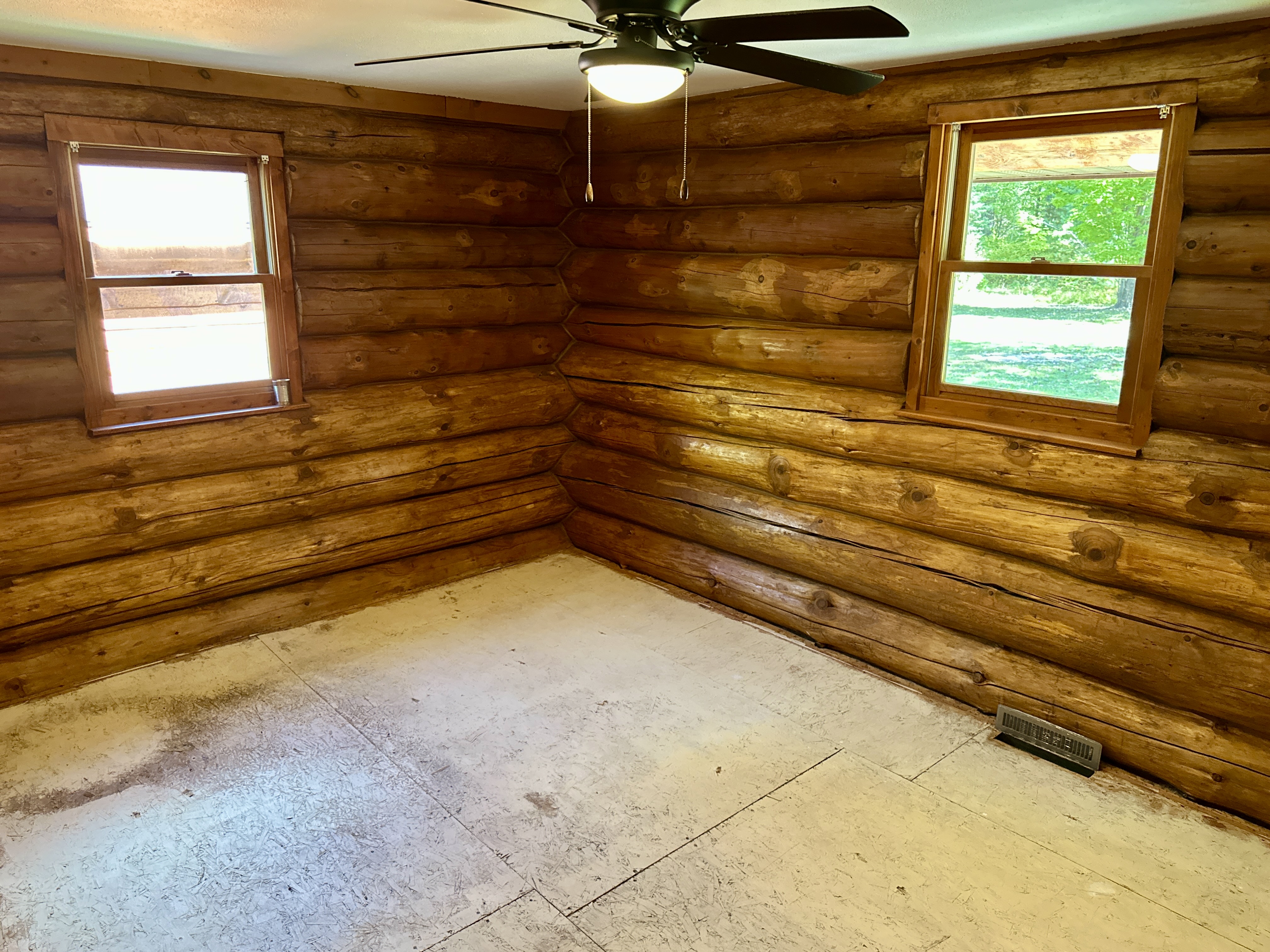 Tomahawk, Wisconsin, 54487, United States, 2 Bedrooms Bedrooms, ,2 BathroomsBathrooms,Residential,For Sale,1975533