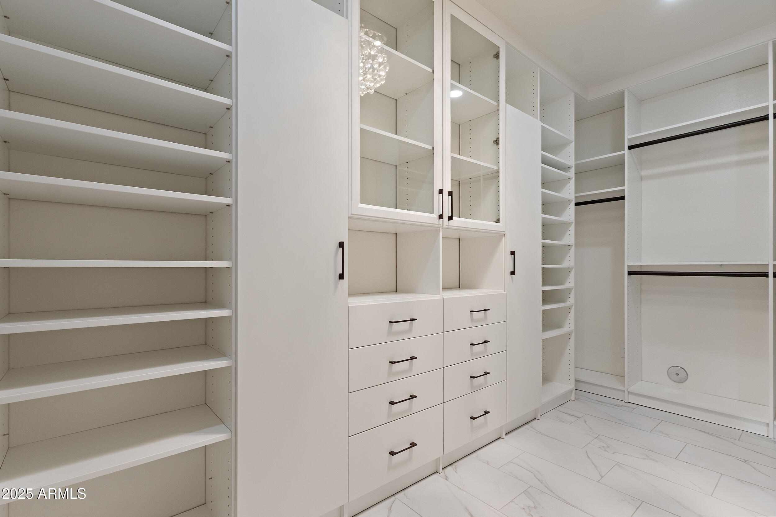 Phoenix, Arizona, 85050, United States, 5 Bedrooms Bedrooms, ,Residential,For Sale,1949706