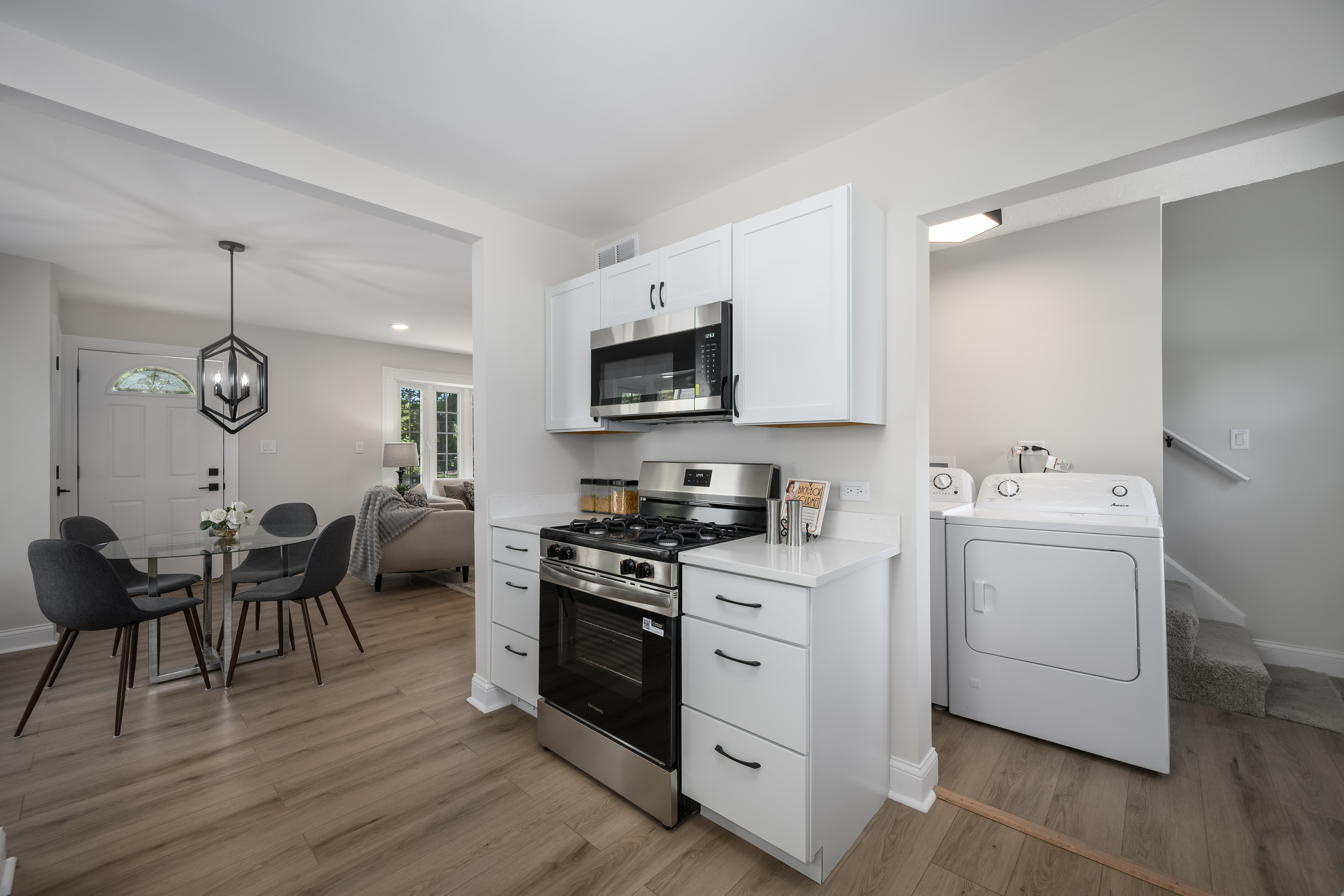  Welcome To This Beautifully Updated and Move-In-Ready Home in Countryside - 物件實景