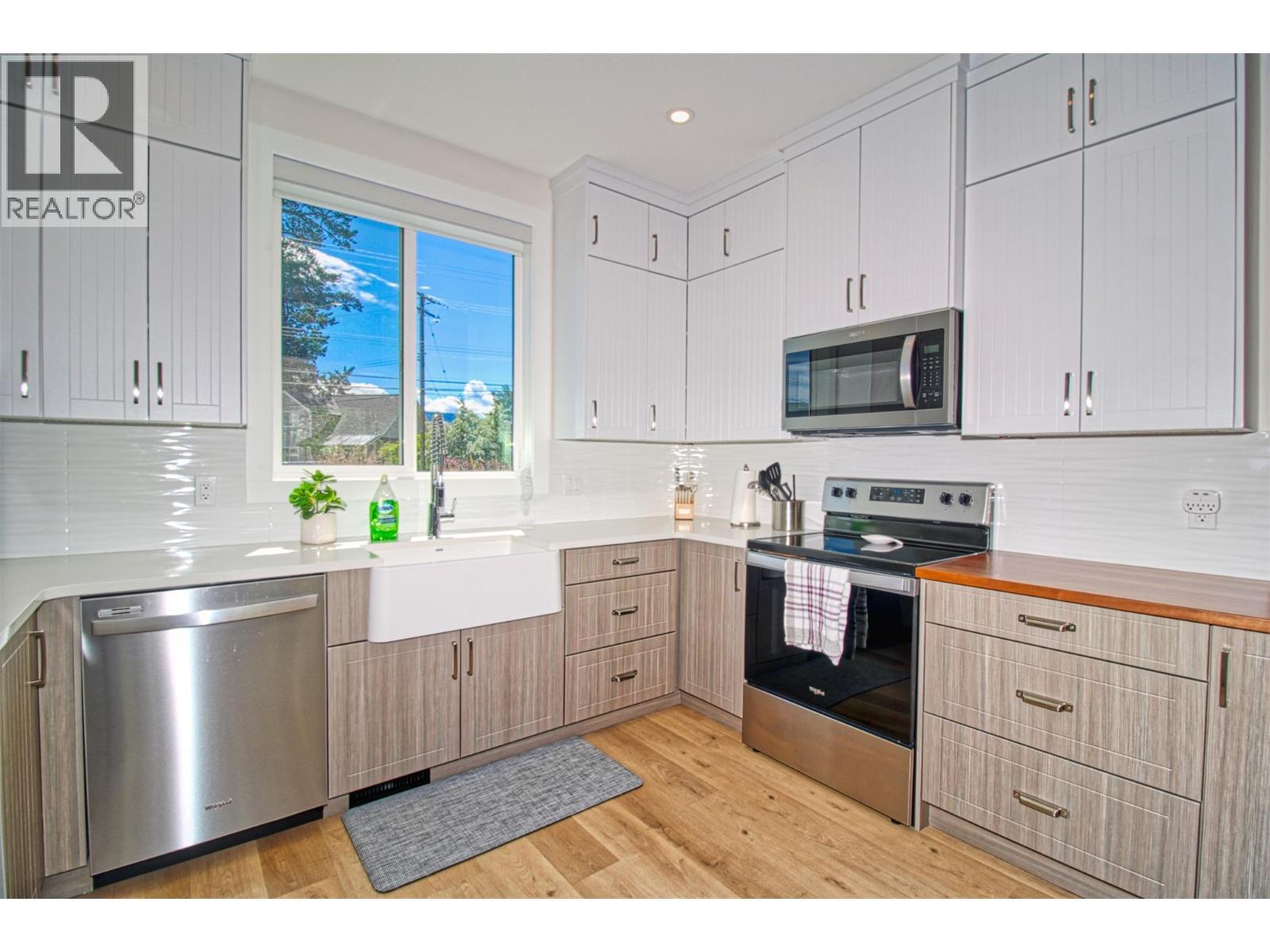 FINTRY, British Columbia, V1Z 3V1, CA, 4 Bedrooms Bedrooms, ,2 BathroomsBathrooms,Residential,For Sale,1950082
