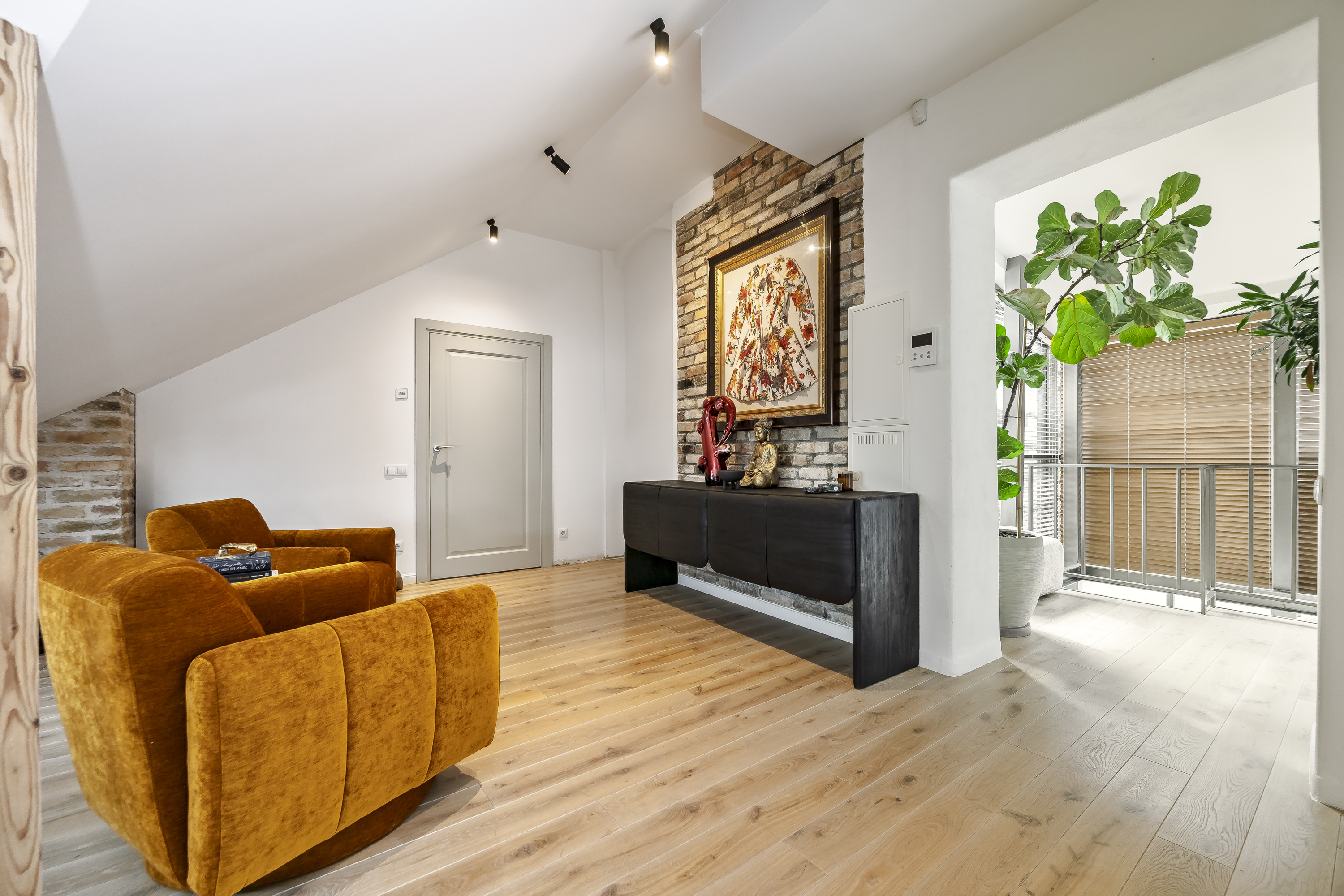  A Timeless Top-Floor Residence in the Heart of Vilnius Old Town - 物件實景