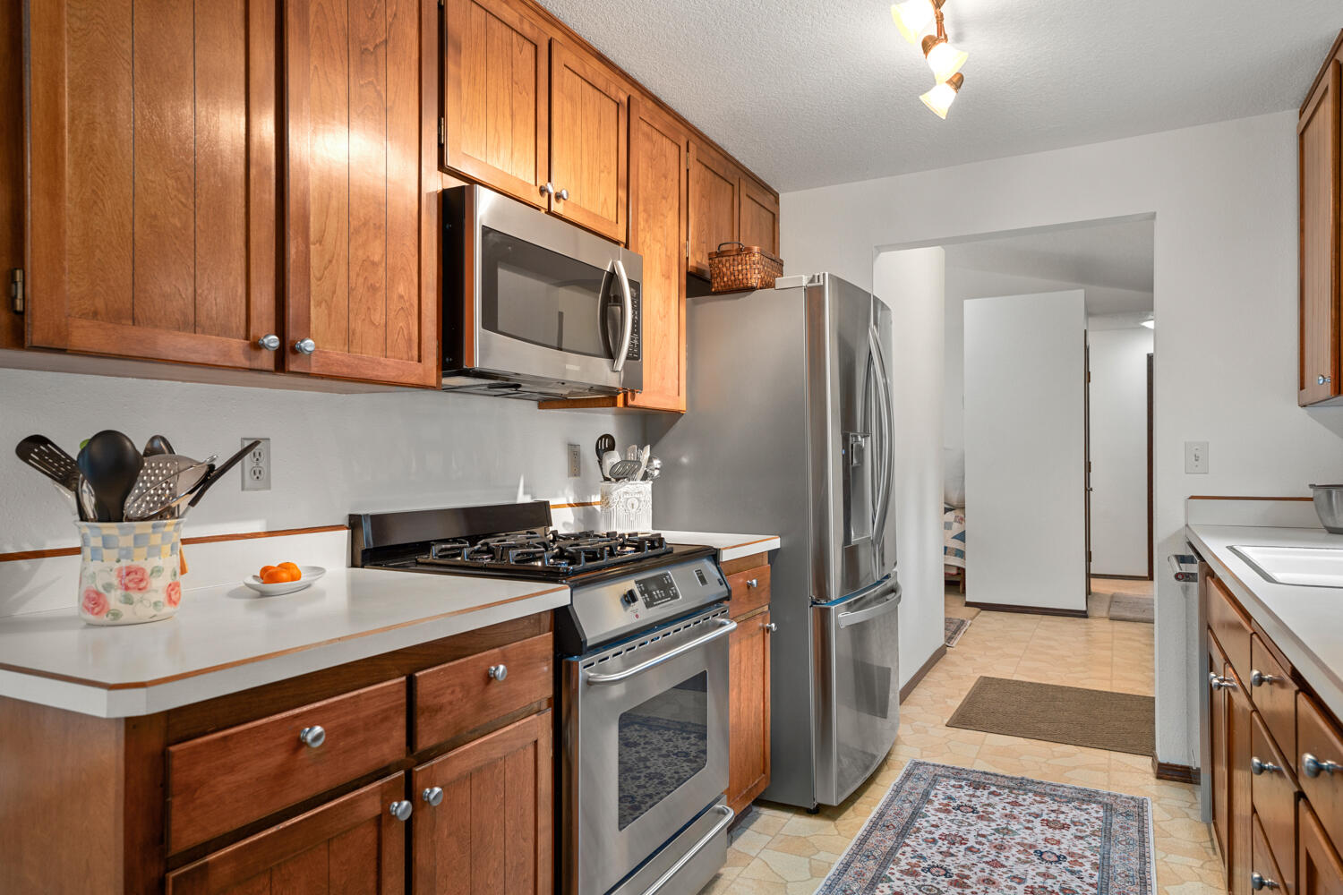 Bend, Oregon, 97702, United States, 2 Bedrooms Bedrooms, ,2 BathroomsBathrooms,Residential,For Sale,1991930