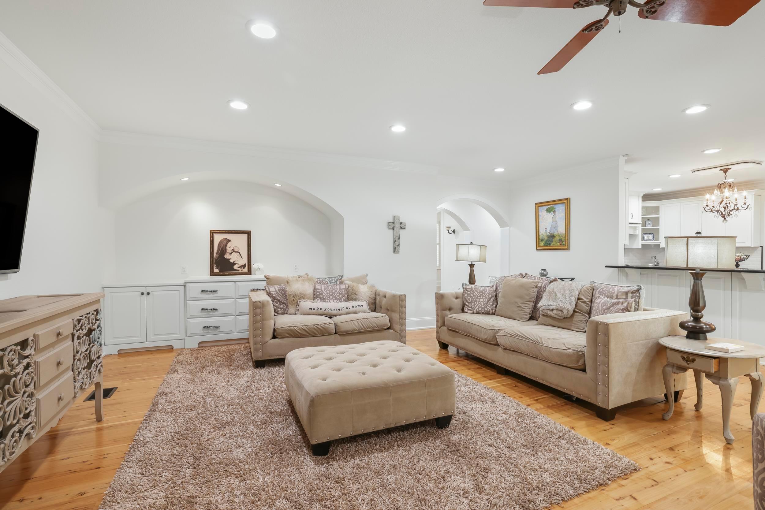 Tallahassee, Florida, 32312, United States, 4 Bedrooms Bedrooms, ,6 BathroomsBathrooms,Residential,For Sale,1846572