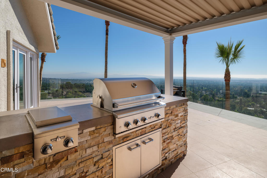 Altadena, California, 91001, United States, 5 Bedrooms Bedrooms, ,6 BathroomsBathrooms,Residential,For Sale,1989048