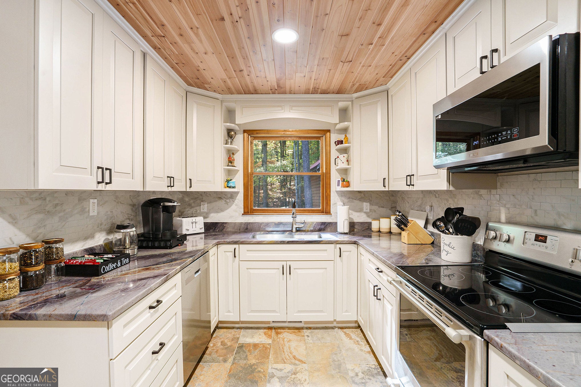 Blue Ridge, Georgia, 30513, United States, 3 Bedrooms Bedrooms, ,3 BathroomsBathrooms,Residential,For Sale,1969724