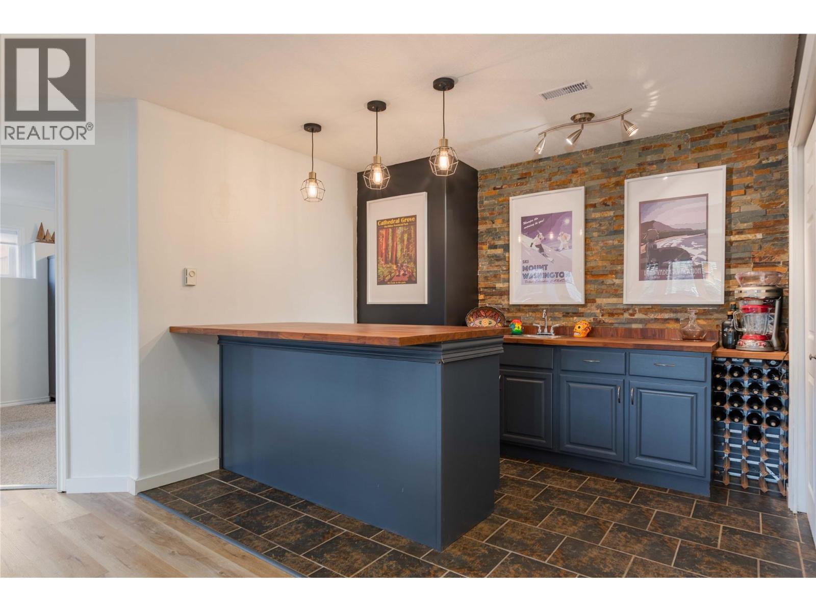 CASTLEGAR, British Columbia, V1N 3Z1, CA, 5 Bedrooms Bedrooms, ,3 BathroomsBathrooms,Residential,For Sale,1918005