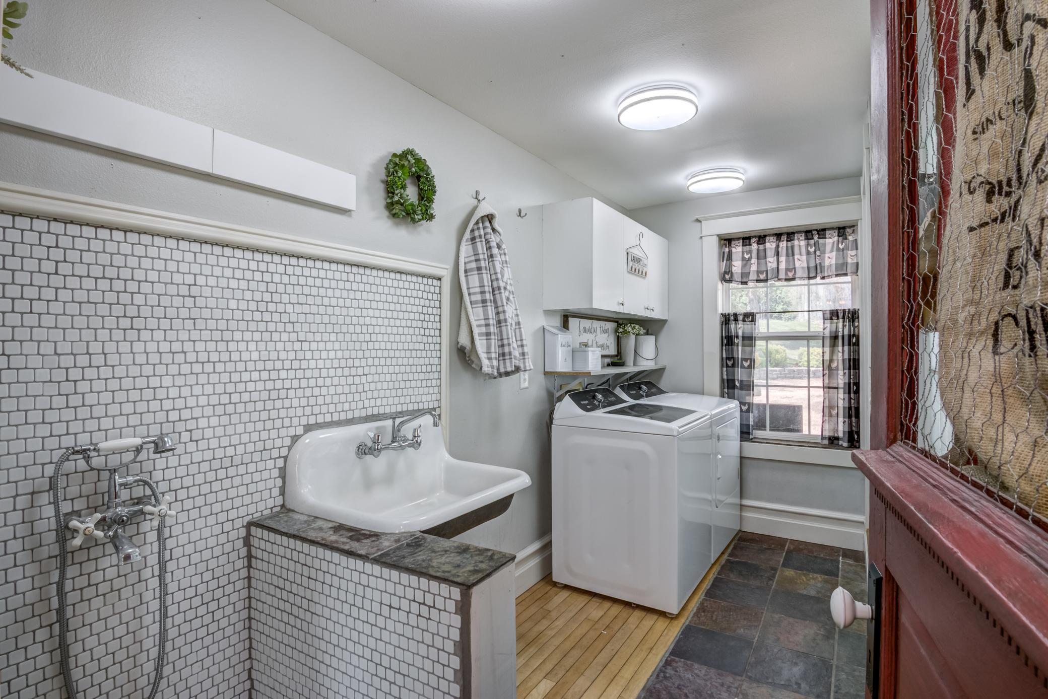 Augusta, Wisconsin, 54722, United States, 4 Bedrooms Bedrooms, ,4 BathroomsBathrooms,Residential,For Sale,2049403