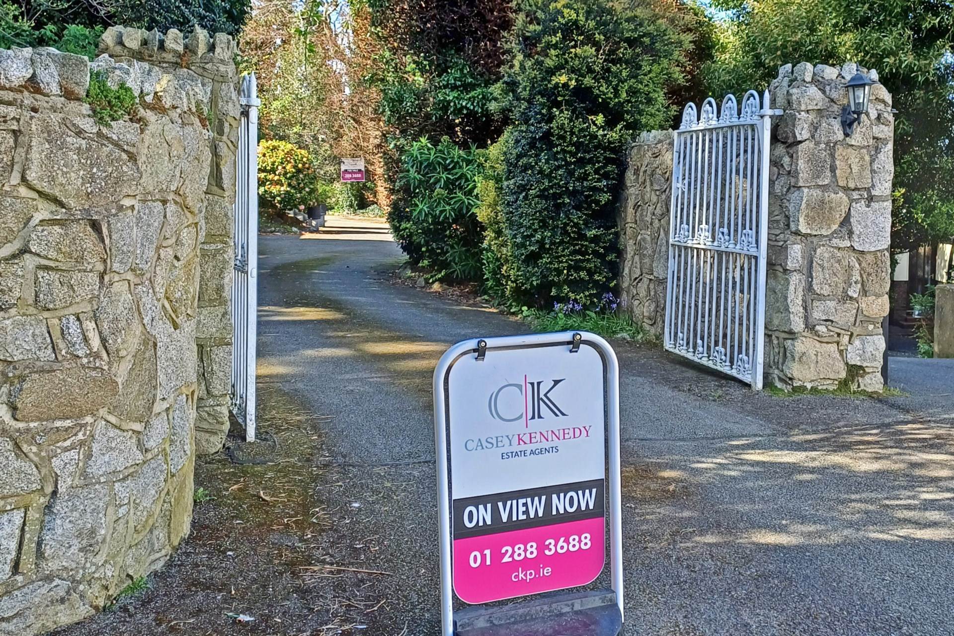 Glenlucan Lodge Glenlucan Court, Kilarney Road, Bray, Wicklow, A98 E9X2, IE, 4 Bedrooms Bedrooms, ,5 BathroomsBathrooms,Residential,For Sale,Glenlucan Lodge Glenlucan Court, Kilarney Road,1617243