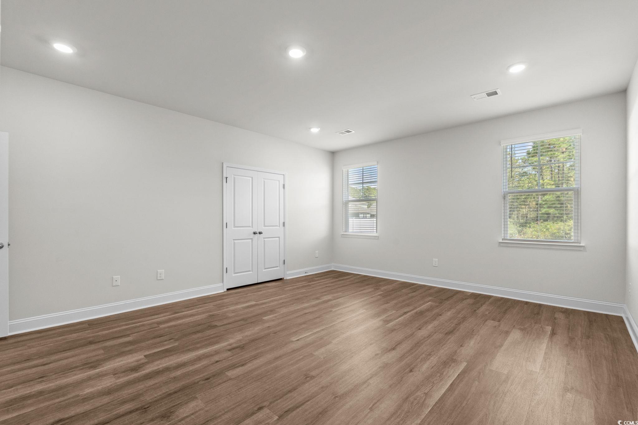 Myrtle Beach, South Carolina, 29579, United States, 5 Bedrooms Bedrooms, ,4 BathroomsBathrooms,Residential,For Sale,1960870