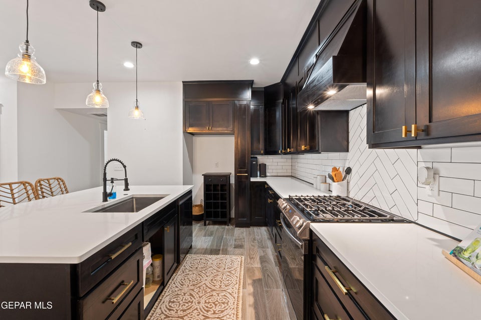 El Paso, Texas, 79936, United States, 5 Bedrooms Bedrooms, ,5 BathroomsBathrooms,Residential,For Sale,1980417