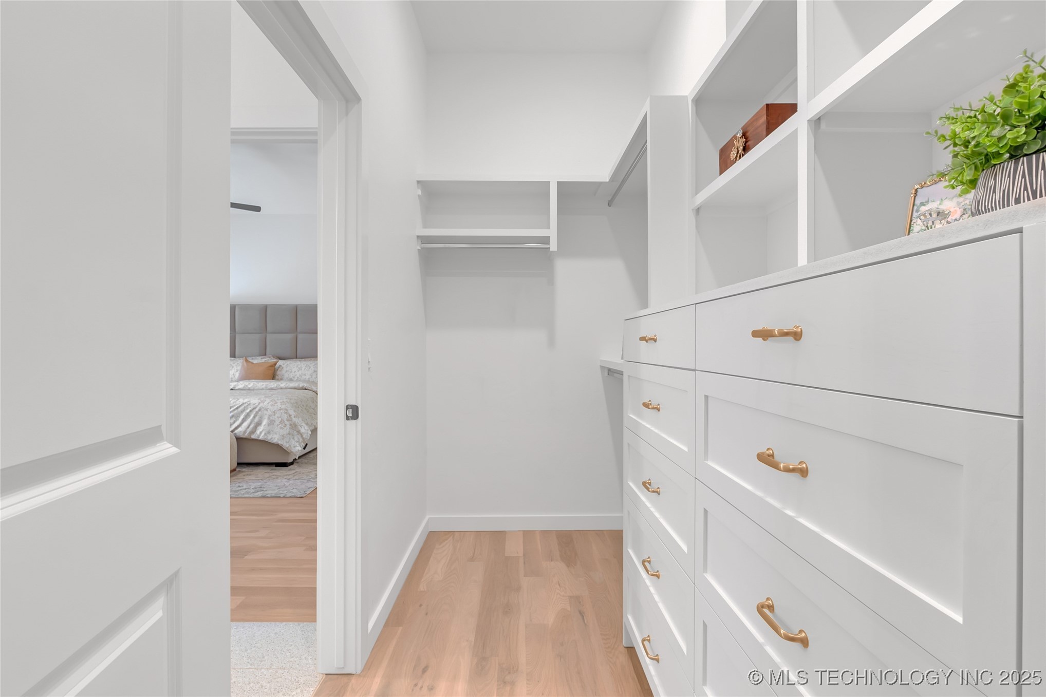 Tulsa, Oklahoma, 74120, United States, 3 Bedrooms Bedrooms, ,3 BathroomsBathrooms,Residential,For Sale,1989379