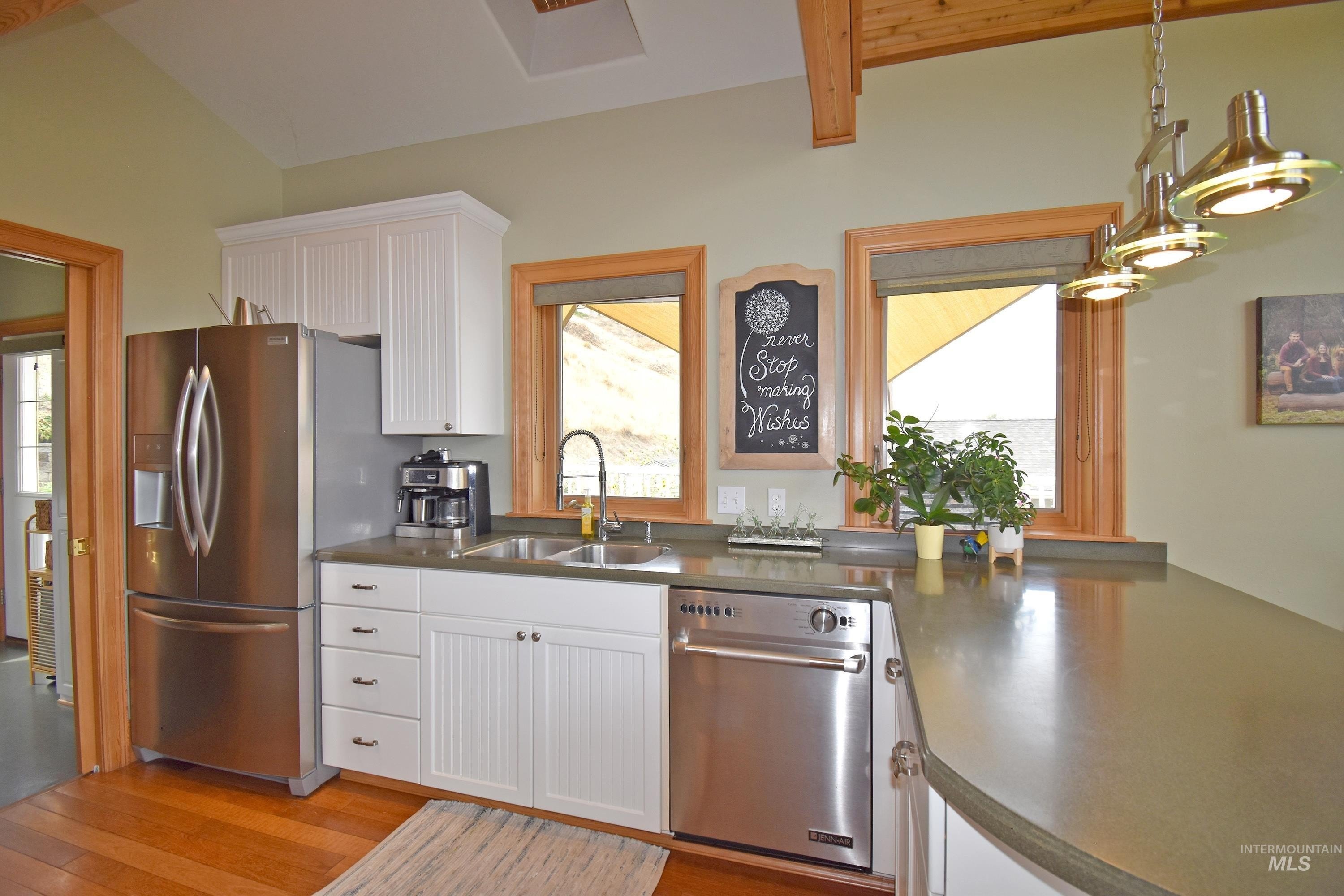 Asotin, Washington, 99402, United States, 3 Bedrooms Bedrooms, ,3 BathroomsBathrooms,Residential,For Sale,1942718