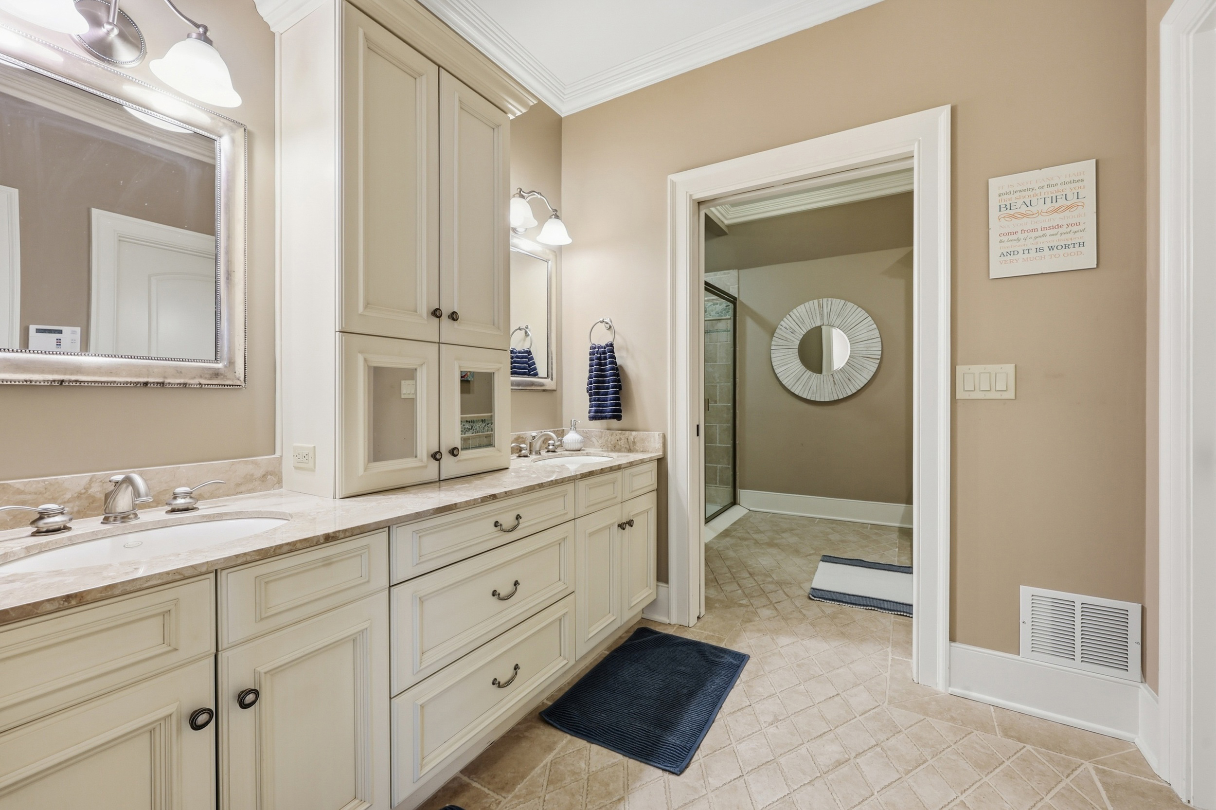  4848 Chelmsbury Lane - 物件實景