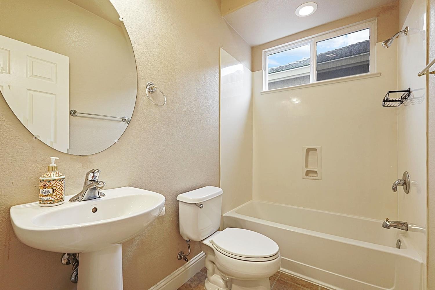 Valley Springs, California, 95252, United States, 3 Bedrooms Bedrooms, ,3 BathroomsBathrooms,Residential,For Sale,2005908