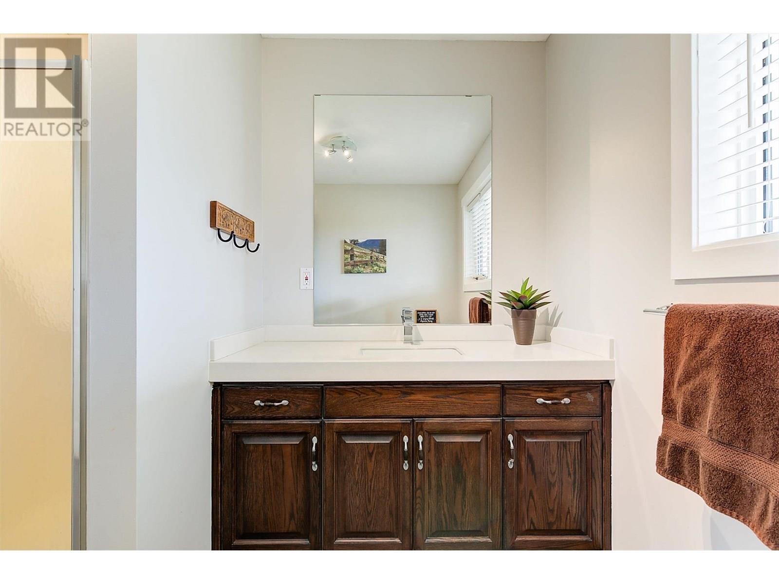 KELOWNA, British Columbia, V1V 2G6, CA, 5 Bedrooms Bedrooms, ,4 BathroomsBathrooms,Residential,For Sale,1838438