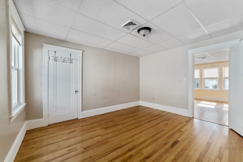 Worcester, Massachusetts, 01603-2339, United States, 9 Bedrooms Bedrooms, ,Residential,For Sale,1979601