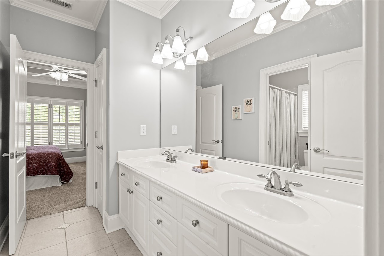 Carrollton, Georgia, 30116, United States, 6 Bedrooms Bedrooms, ,5 BathroomsBathrooms,Residential,For Sale,1893657