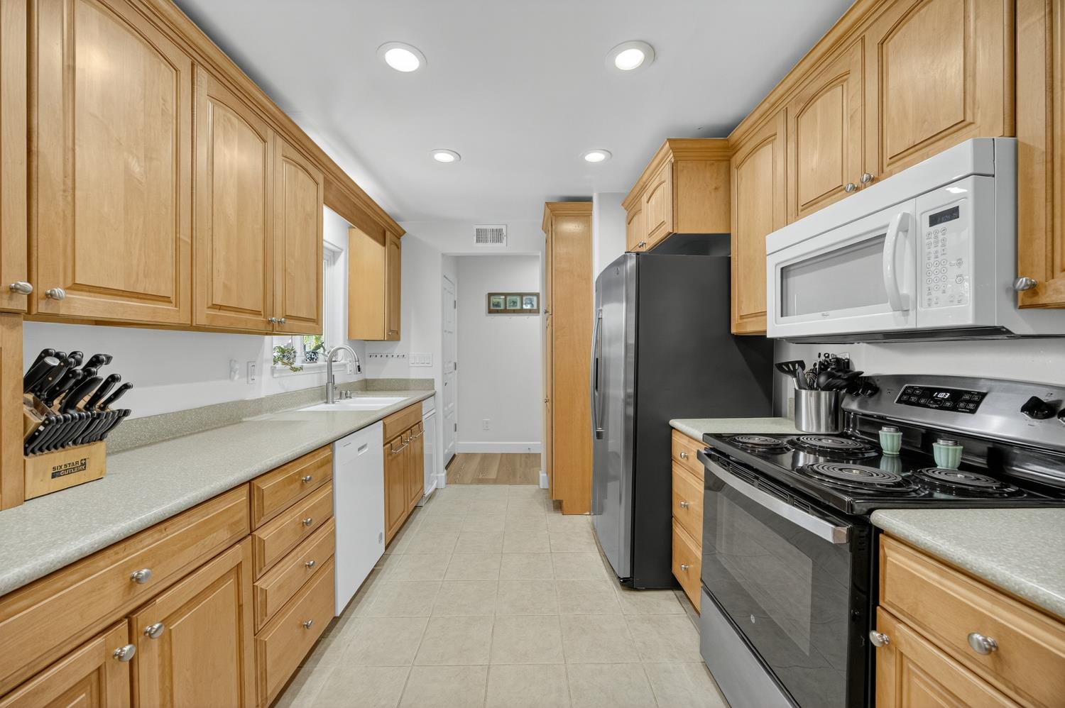 Carmichael, California, 95608, United States, 3 Bedrooms Bedrooms, ,2 BathroomsBathrooms,Residential,For Sale,1938717