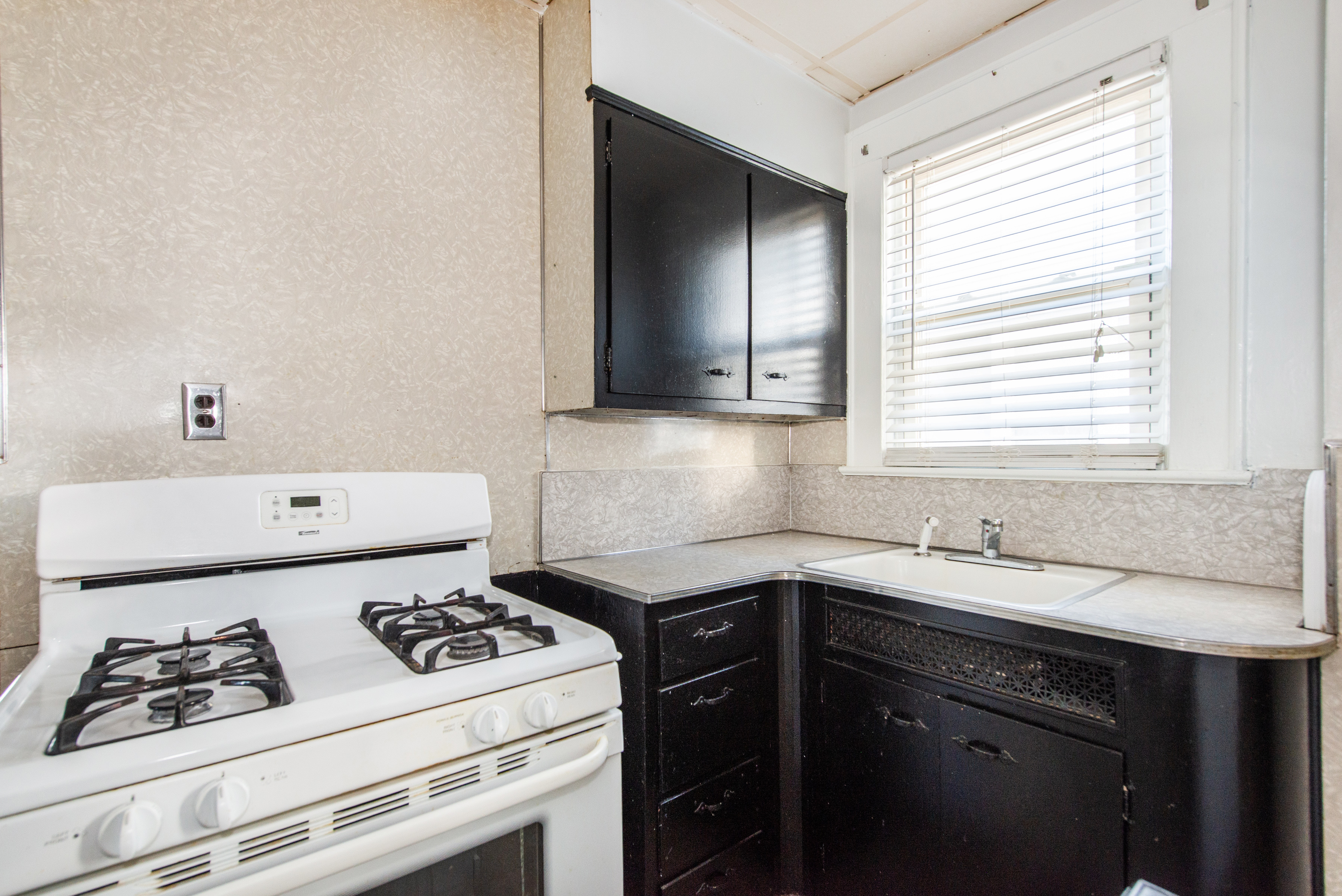 Belleville, New Jersey, 07109, United States, 4 Bedrooms Bedrooms, ,2 BathroomsBathrooms,Residential,For Sale,1977924