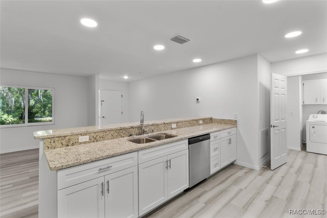 Inverness, Florida, 34450, United States, 3 Bedrooms Bedrooms, ,2 BathroomsBathrooms,Residential,For Sale,1777640