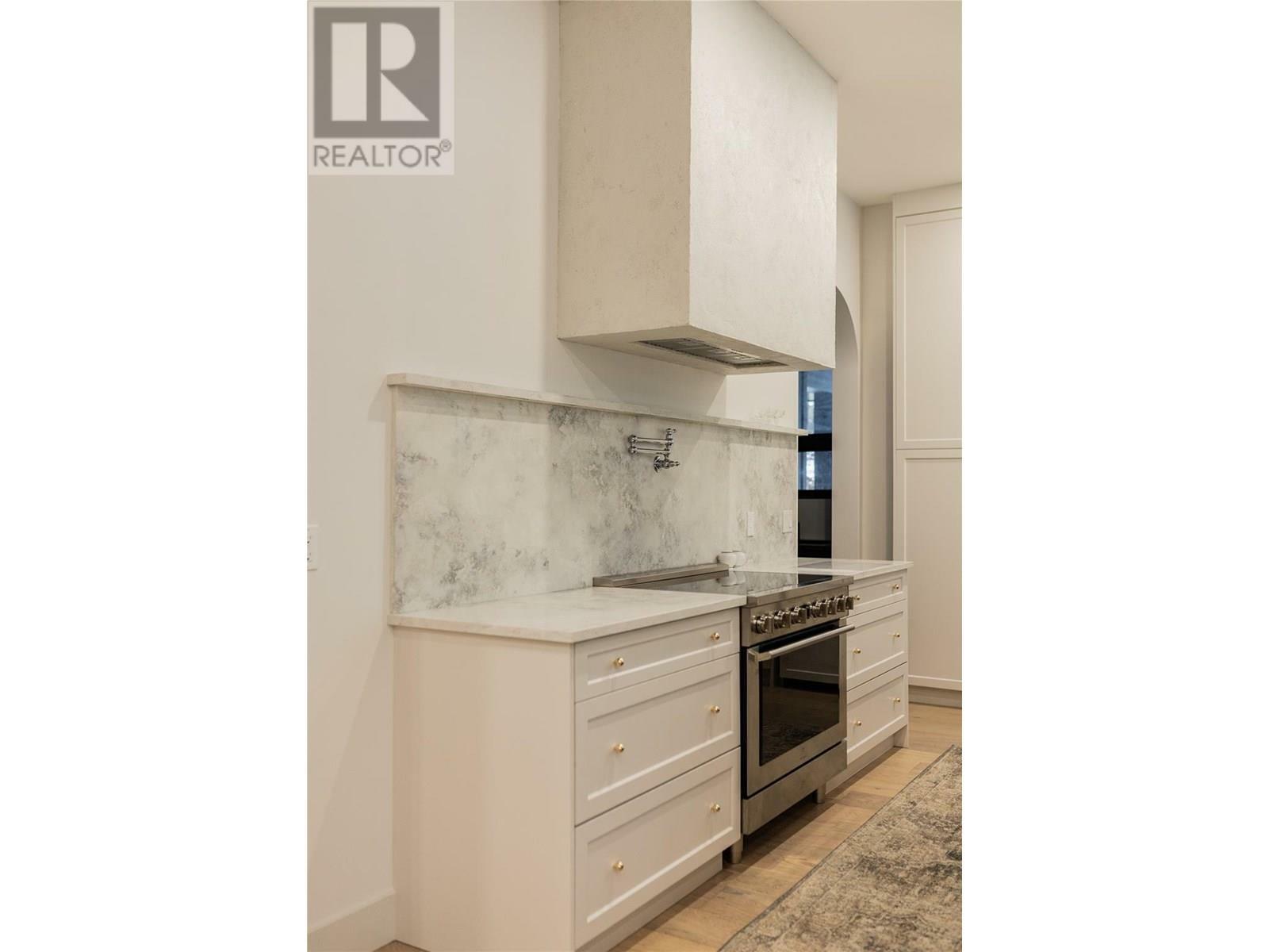 GRAND FORKS, British Columbia, V0H 1H2, CA, 5 Bedrooms Bedrooms, ,5 BathroomsBathrooms,Residential,For Sale,1868553